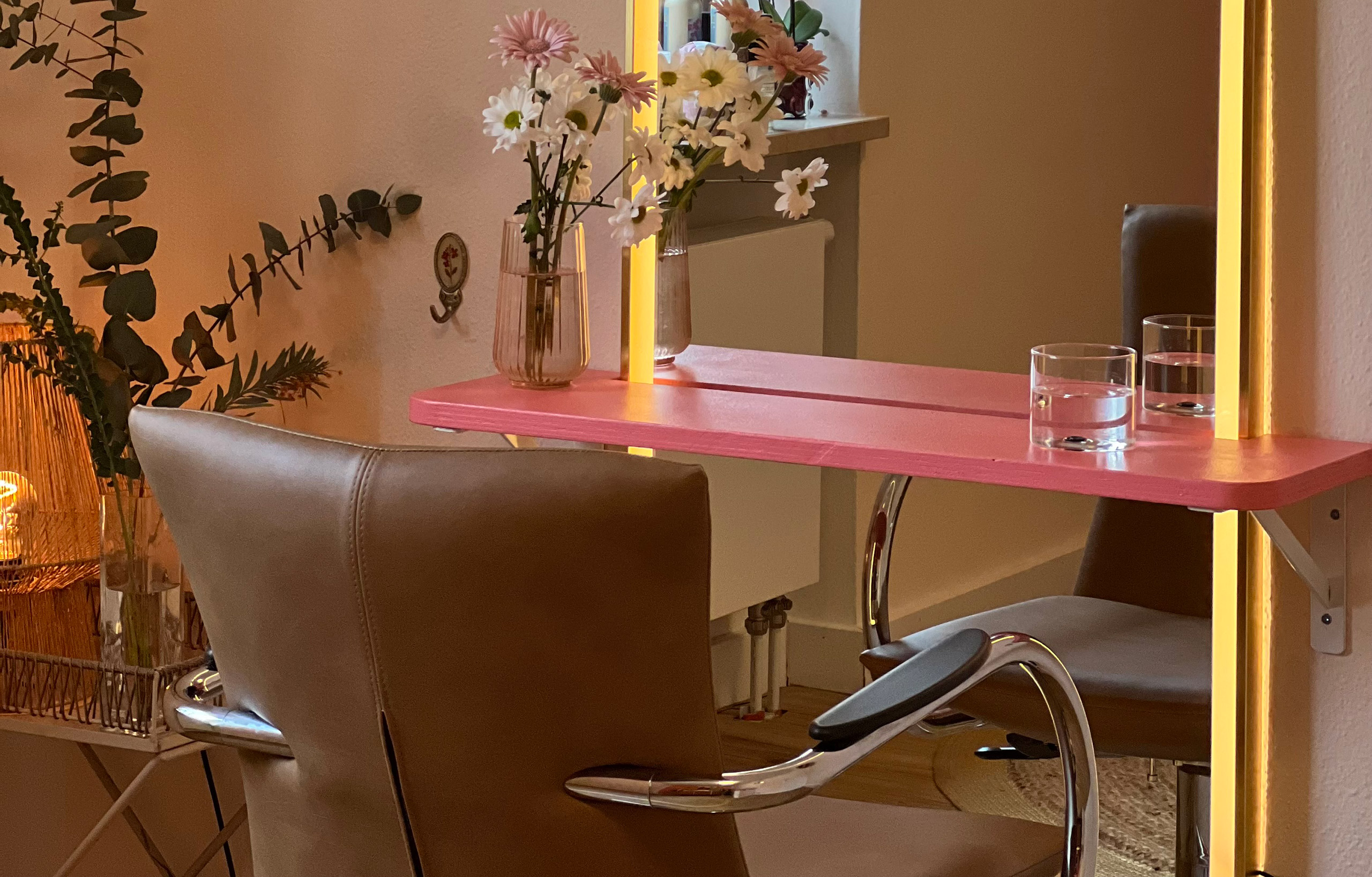 Lockenzimmer Annika cut&curl München Annika Erroi-Golling Frisör Friseur Coiffeur Friedberg Augsburg Experte Expertin für Locken & bewegtes Haar 20 Jahre Erfahrung Friseursalon Haarstudio Impression Studio
